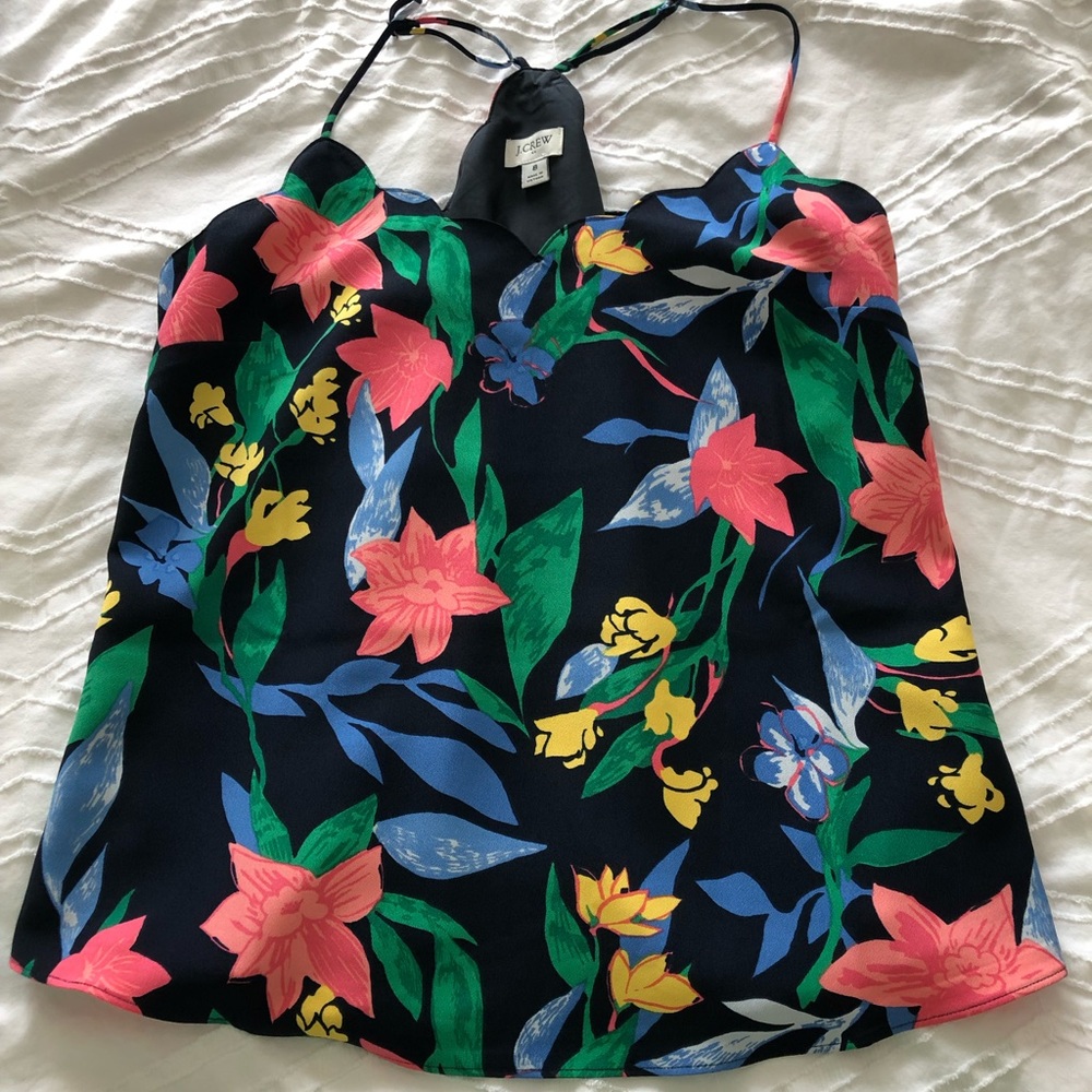 Scalloped tank top